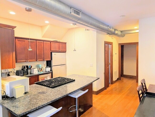 Building Photo - 120 Hillside St Unit 101 Rental