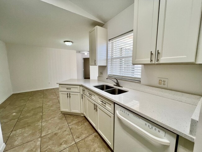 Photo - 3 Bedroom 2 Bath in Torino