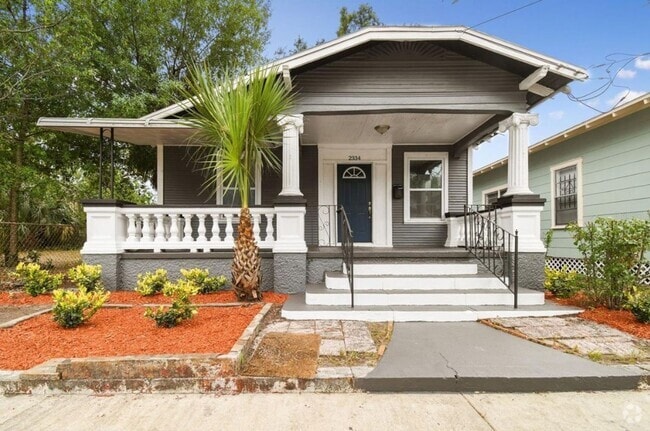 Building Photo - 2334 W Spruce St Rental