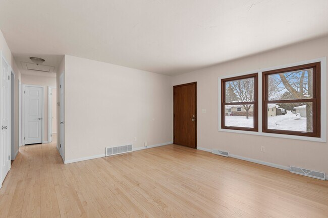 Photo - 1045 Green Acres Ln