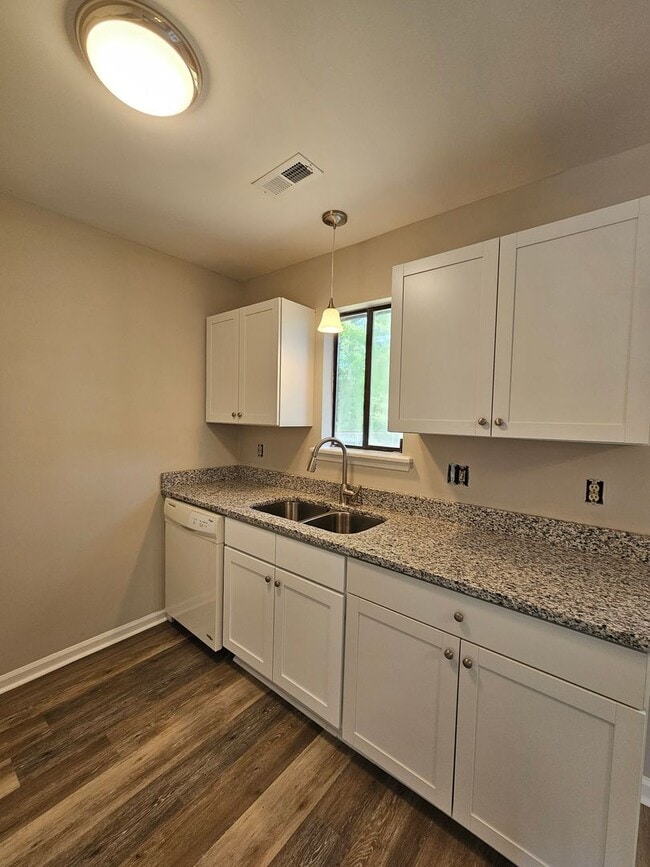 Photo - Newly Renovated 2 Bedroom Off Of GumBranch