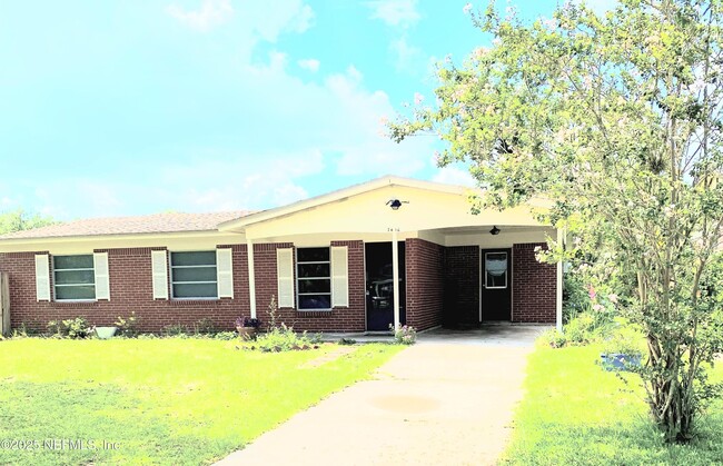 Photo - 7416 Leroy Dr House
