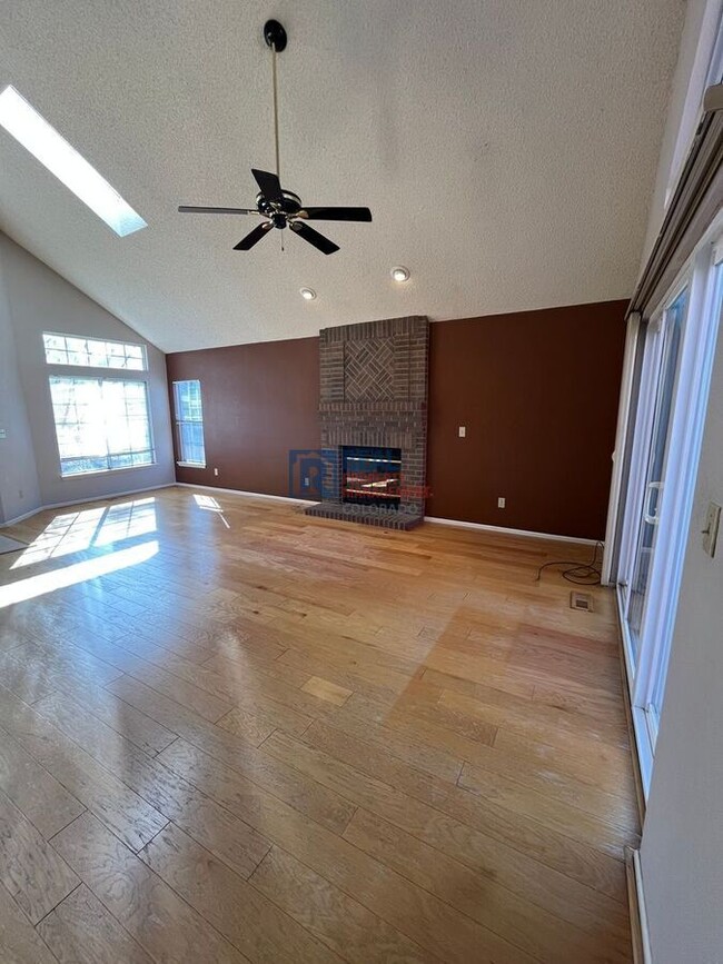 Photo - 8179 Westside St