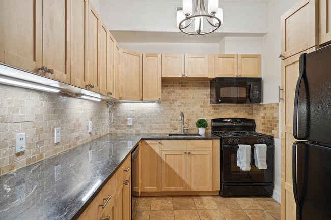 Photo - 724 5th ST NE