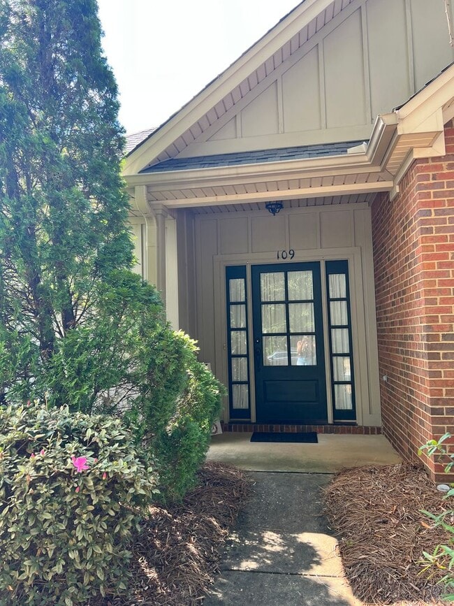 Photo - 1630 Academy Dr