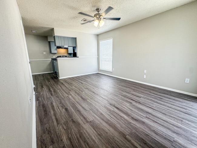 Photo - Brookhollow Apartments