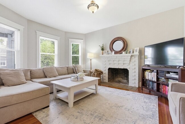 Building Photo - 53 Grampian Way Unit 1