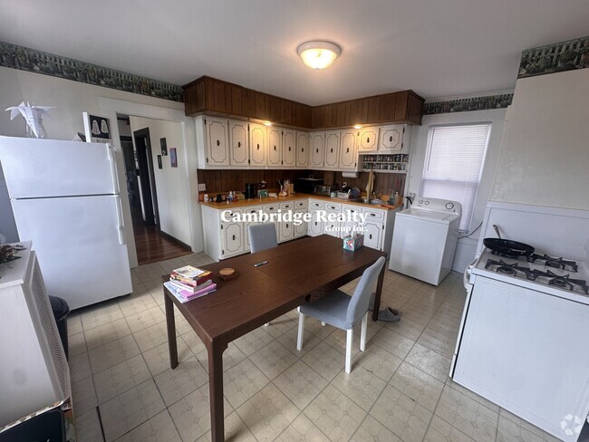 Building Photo - 543 Broadway Unit 2A Rental