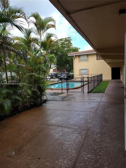 Photo - 8704 NW 35th St Unit 105
