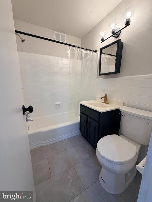 Photo - 714 Rhawn St Unit 8