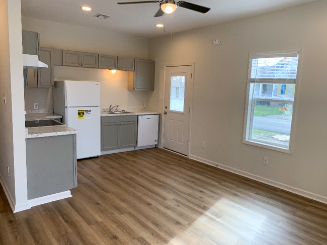 Photo - 225 W 3rd St