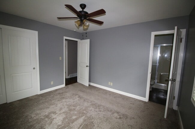 Photo - 133 Youngridge Dr