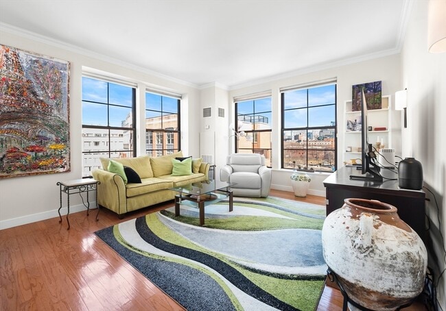 Building Photo - 700 Harrison Ave Unit D613