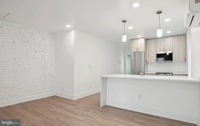 Photo - 5043 Spruce St Unidad 3