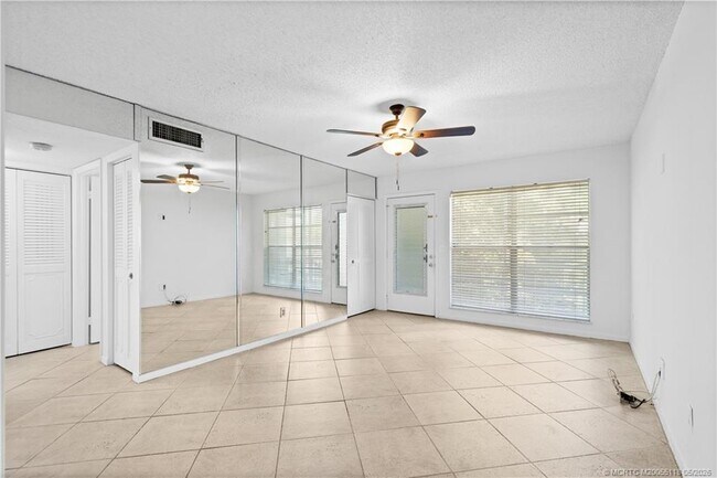 Photo - 2118 SE Edler Dr Unit B