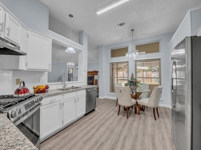 Photo - 307 Illinois Dr