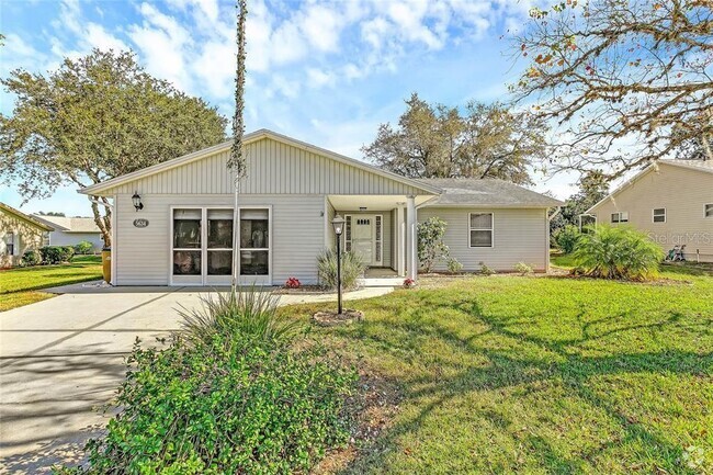 Building Photo - 5634 Austin St Rental