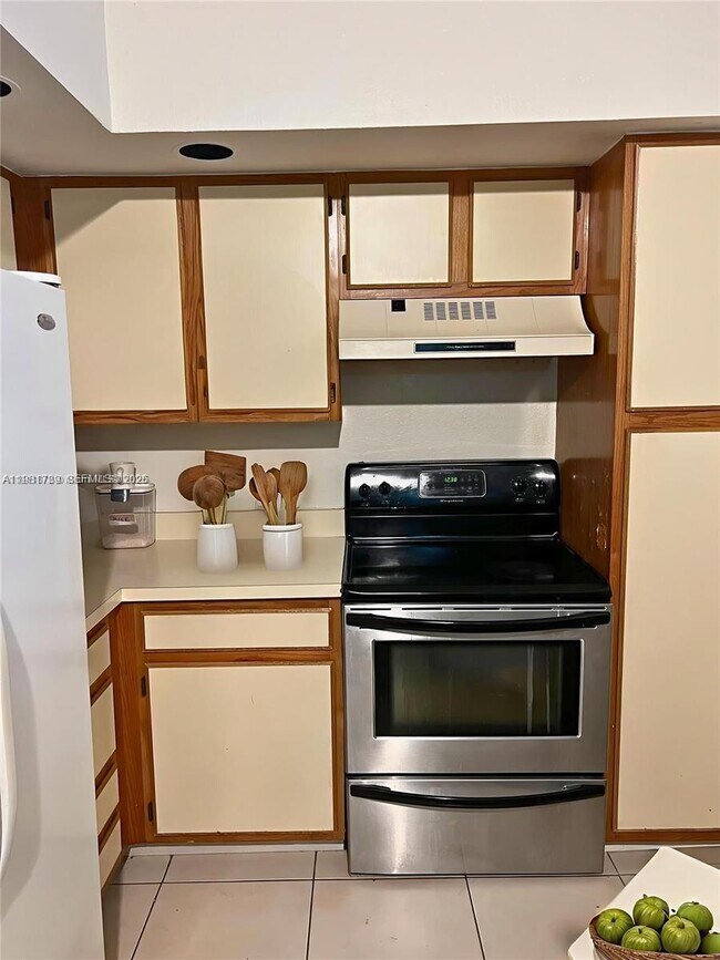 Photo - 3480 Pinewalk Dr N Unit 135