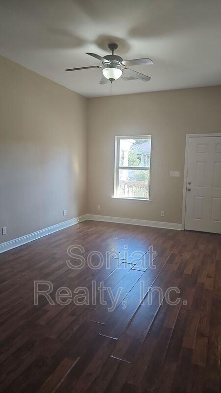 Photo - 4022 Baudin St