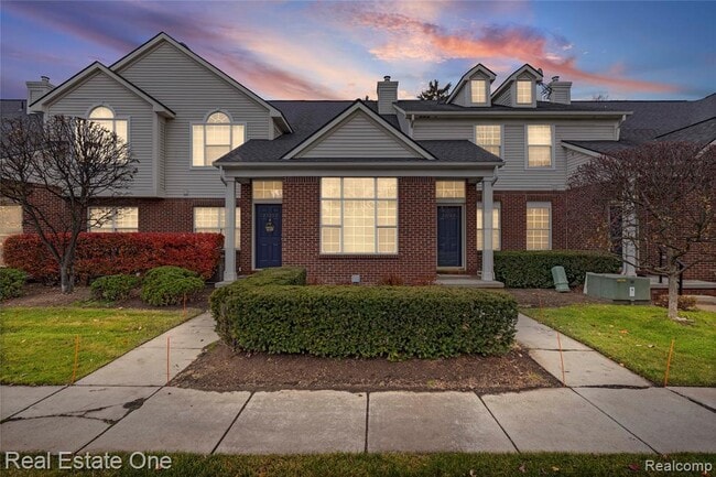 Building Photo - 23102 Alexa Dr