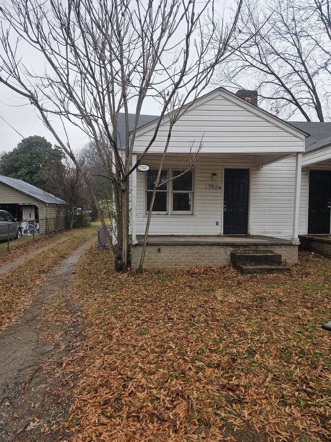 Building Photo - 752 Chalice St SW