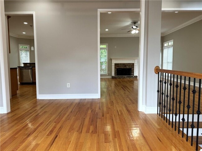 Photo - 889 Lenox Ct NE