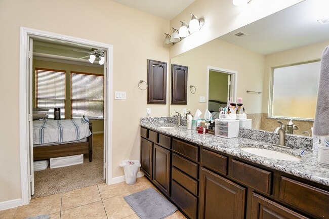 Photo - 4302 Trinity Creek Ct