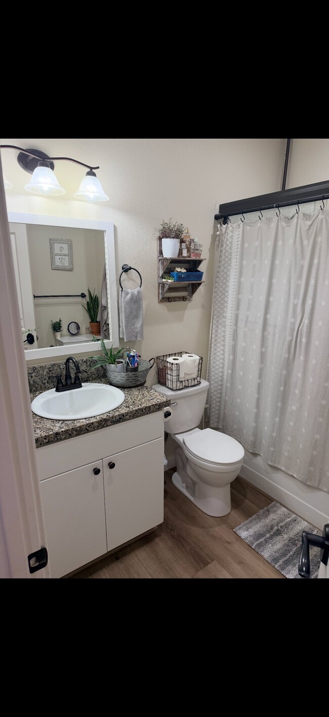Photo - 21081 Barnes St