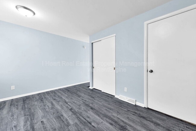 Photo - 880 N Meadows Ct Unit J