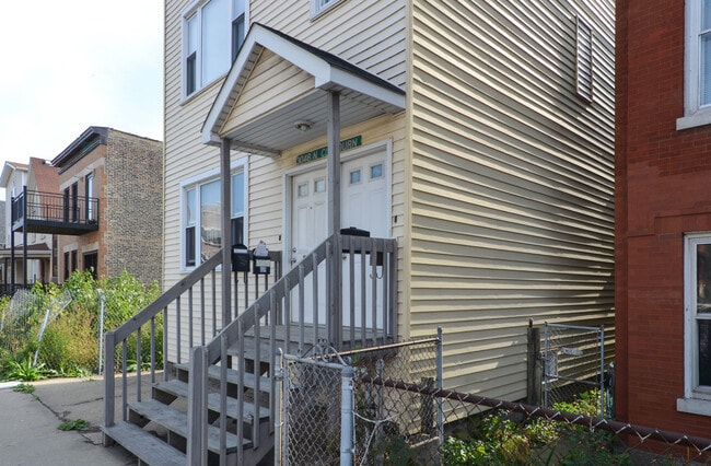 Building Photo - 3048 N Clybourn Ave Unit 1B