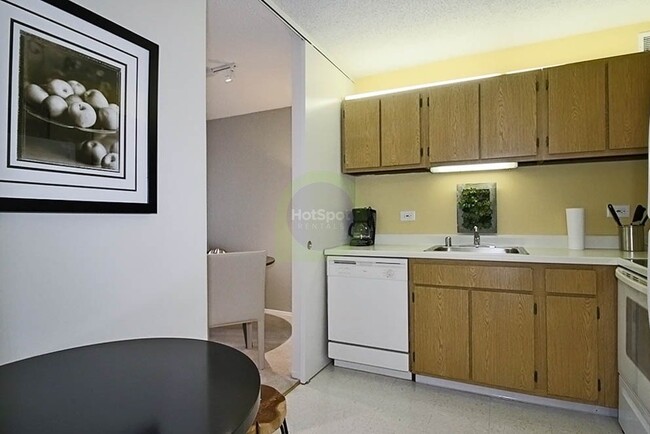 Photo - 263 E Wacker Dr