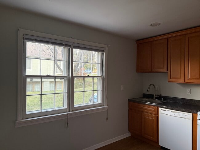 Photo - 170 Wilmot Rd