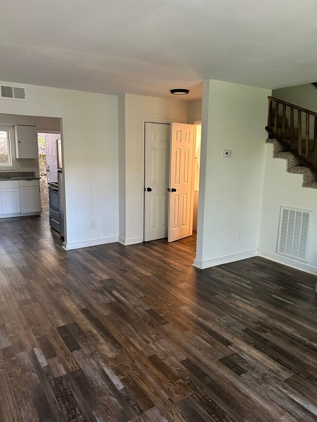 Photo - 709 Summit Ave