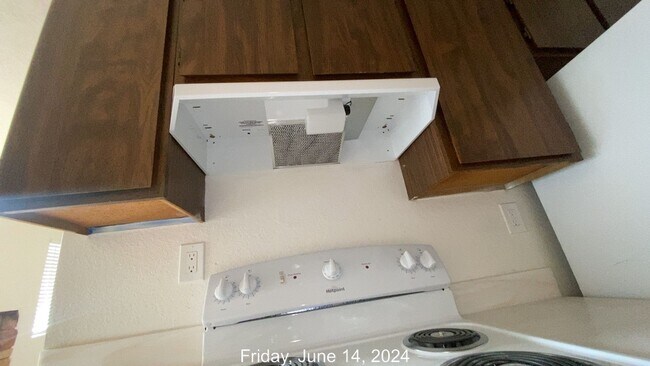 Photo - 2 Bed/1.5 Bath Updated Condo Near SMART/Hwy 101/Raleys Shopping Plaza/Washer-Dryer in Unit