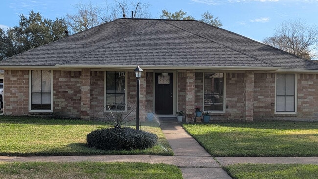 Building Photo - 21355 Park Tree Ln