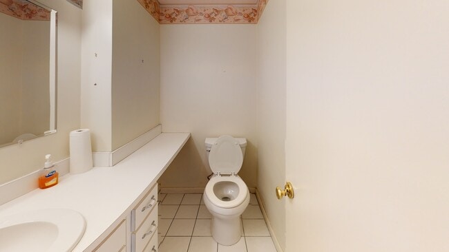 2 Hammond Pond Pky Unit 604