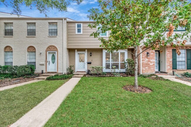 Photo - 1365 Country Pl Dr