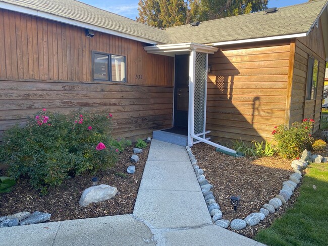 Building Photo - 523- 525  Markeson St Unit 525 Markeson St