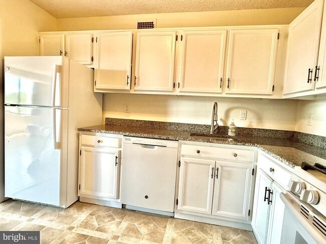 Photo - 5225 Pooks Hill Rd Unit 708S