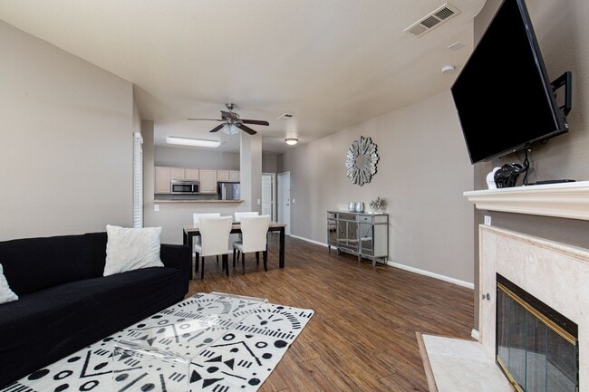 Building Photo - Furnished two bedroom in upscale guard gat...