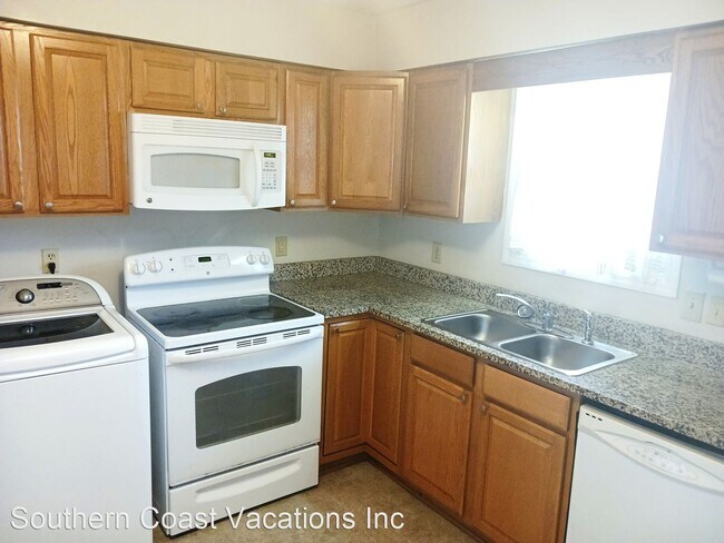 3 br, 1 bath House - 710 Raintree Lane