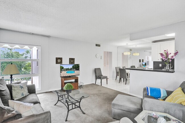 Building Photo - 1481 S Ocean Blvd Unit 339d