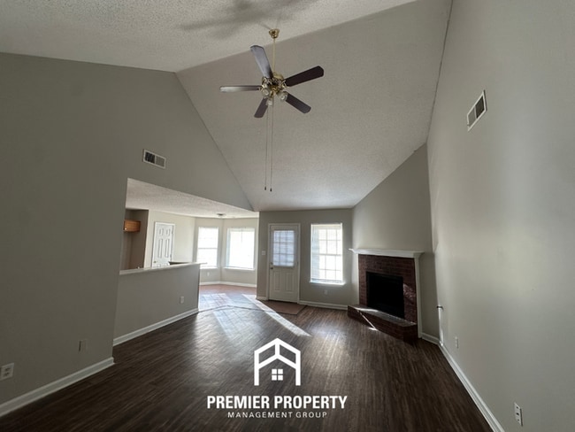 Photo - 7041 Ireland Dr