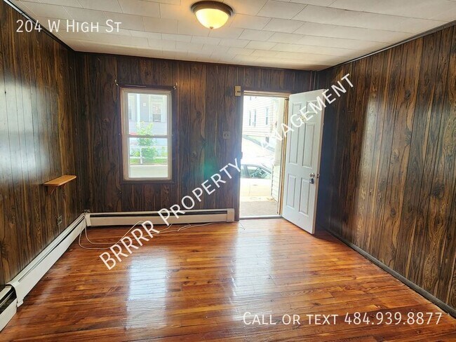 Photo - 204 W High St
