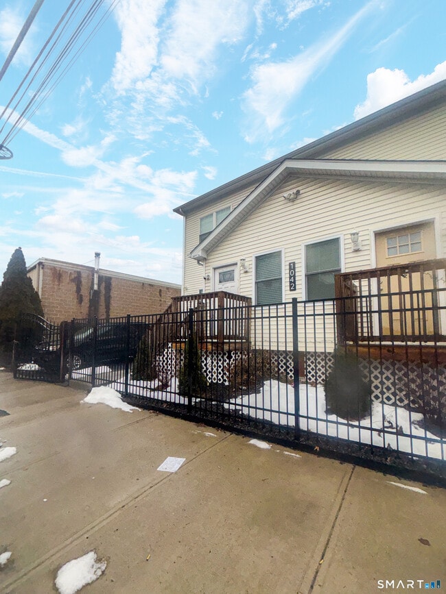 Photo - 1042 Iranistan Ave