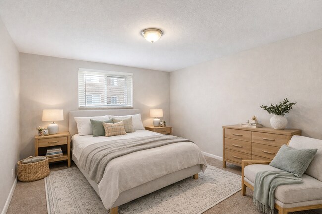 Photo - 1170 S Allison St Unidad 1170-08