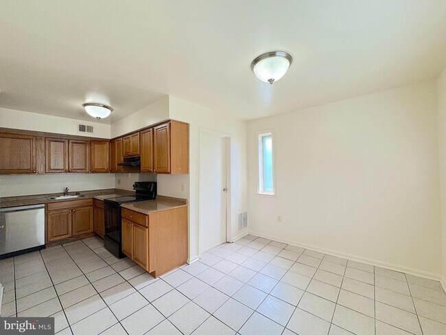 Photo - 6802 Perry Penney Dr