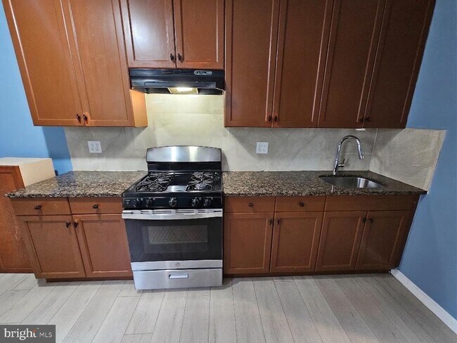 Photo - 203 3rd St