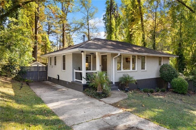 Building Photo - 1290 Glen Forest Way