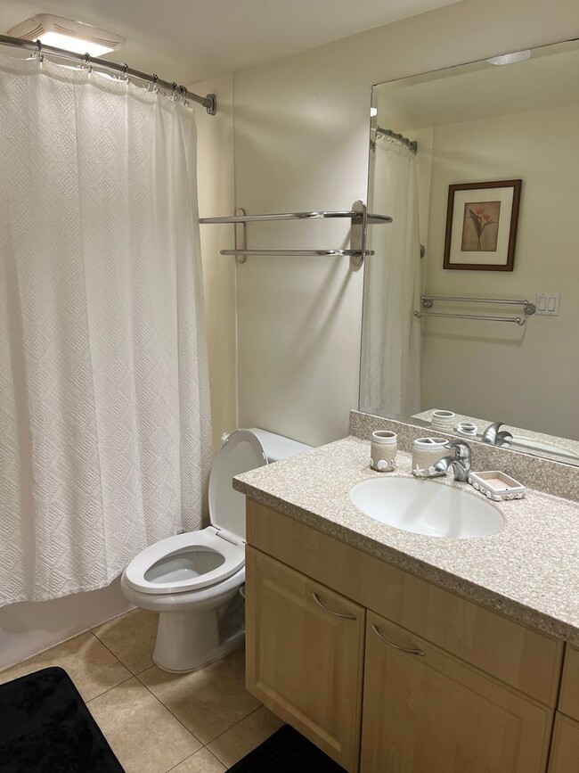 Photo - Rarely Available 1 Bed / 1 Bath In Waikiki... Unidad 605 - 1